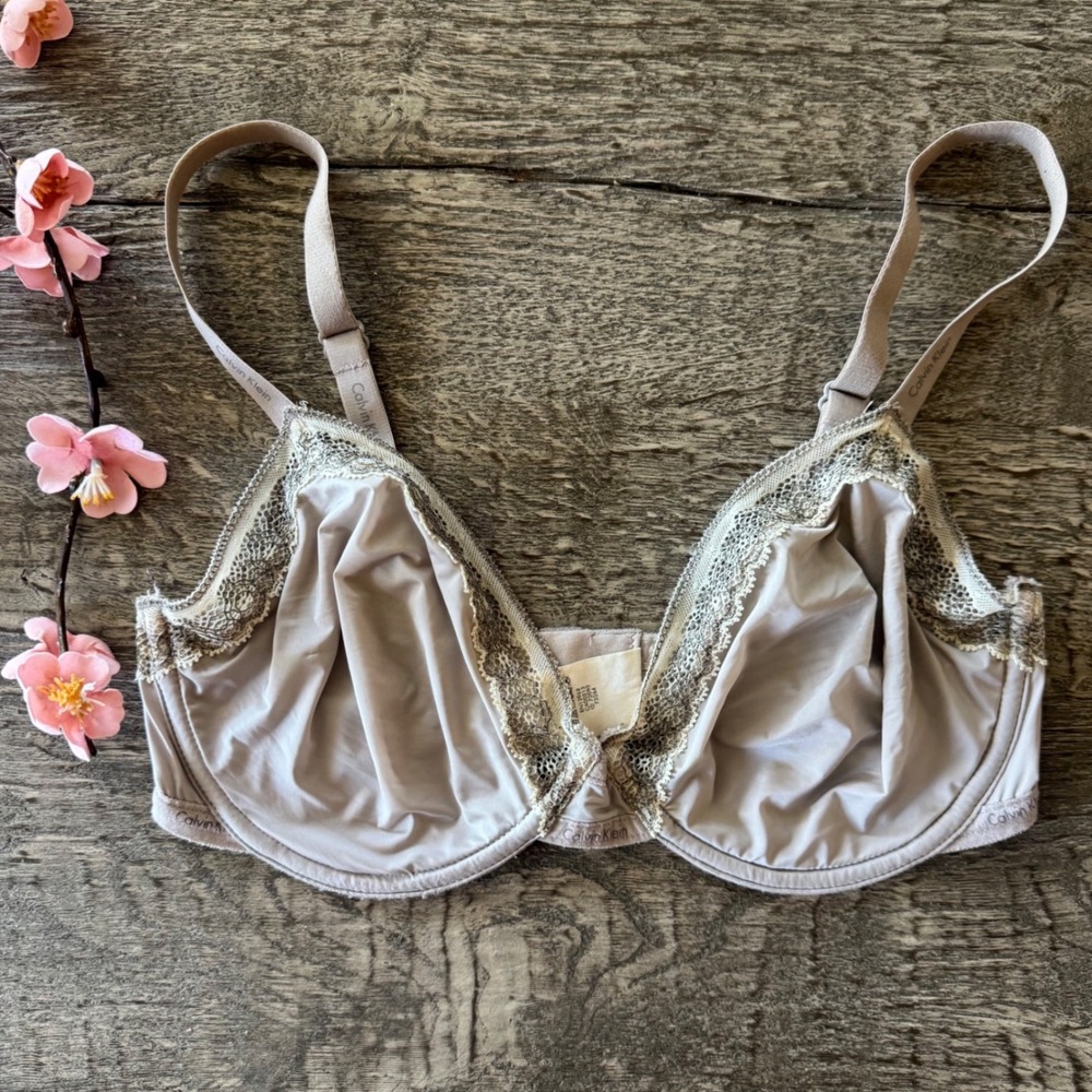 Calvin Klein Lace Trim Unlined Underwire Bra 34D Lavender Nude Logo Strap